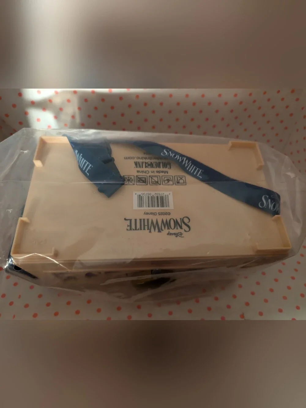 Disney Snow White Popcorn Bucket w/ Lanyard